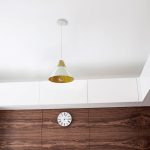 Pendul modern, parte superioară din lemn, alb, Ф260