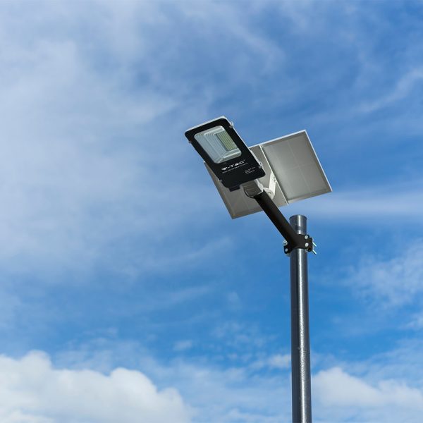 Lampă Stradală LED 50W Încarcare Solară 4000K