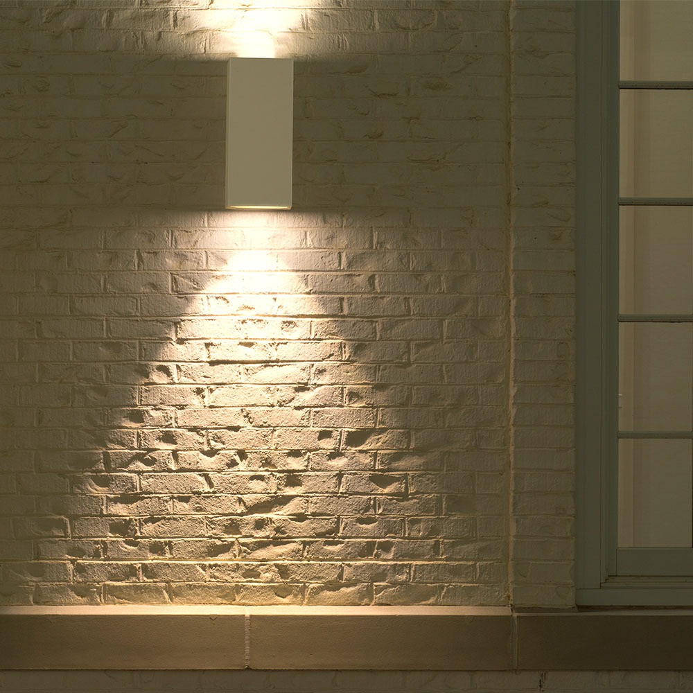 7541-2 Lampă de perete pătrată Corp alb iluminare 2 direcții IP44 - Image 1
